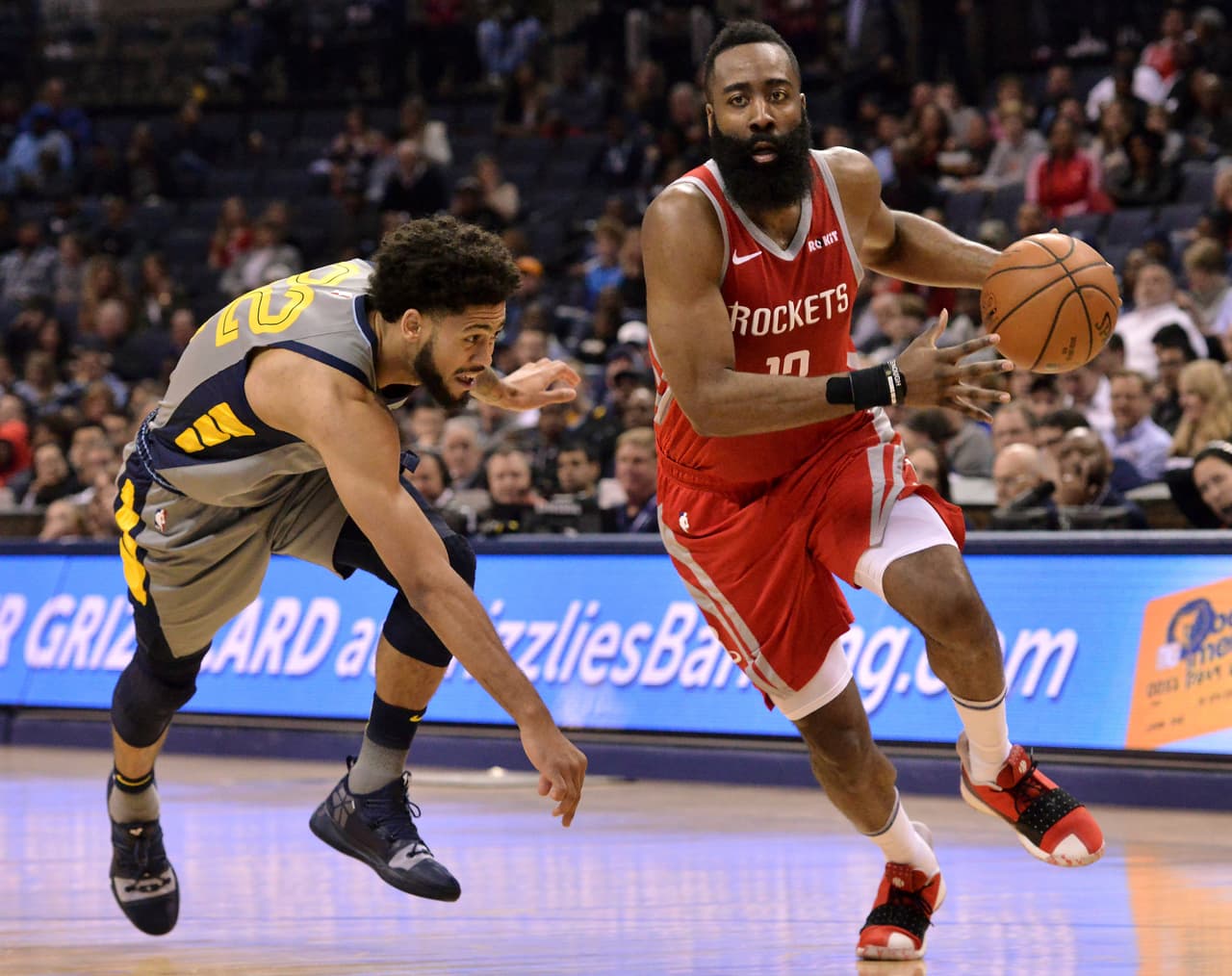 <b>10. </b>Adicionalmente, James Harden suma 549 asistencias (cuarto en la temporada) y 476 rebotes, en la que quizá es la 'peor' de sus estadísticas.