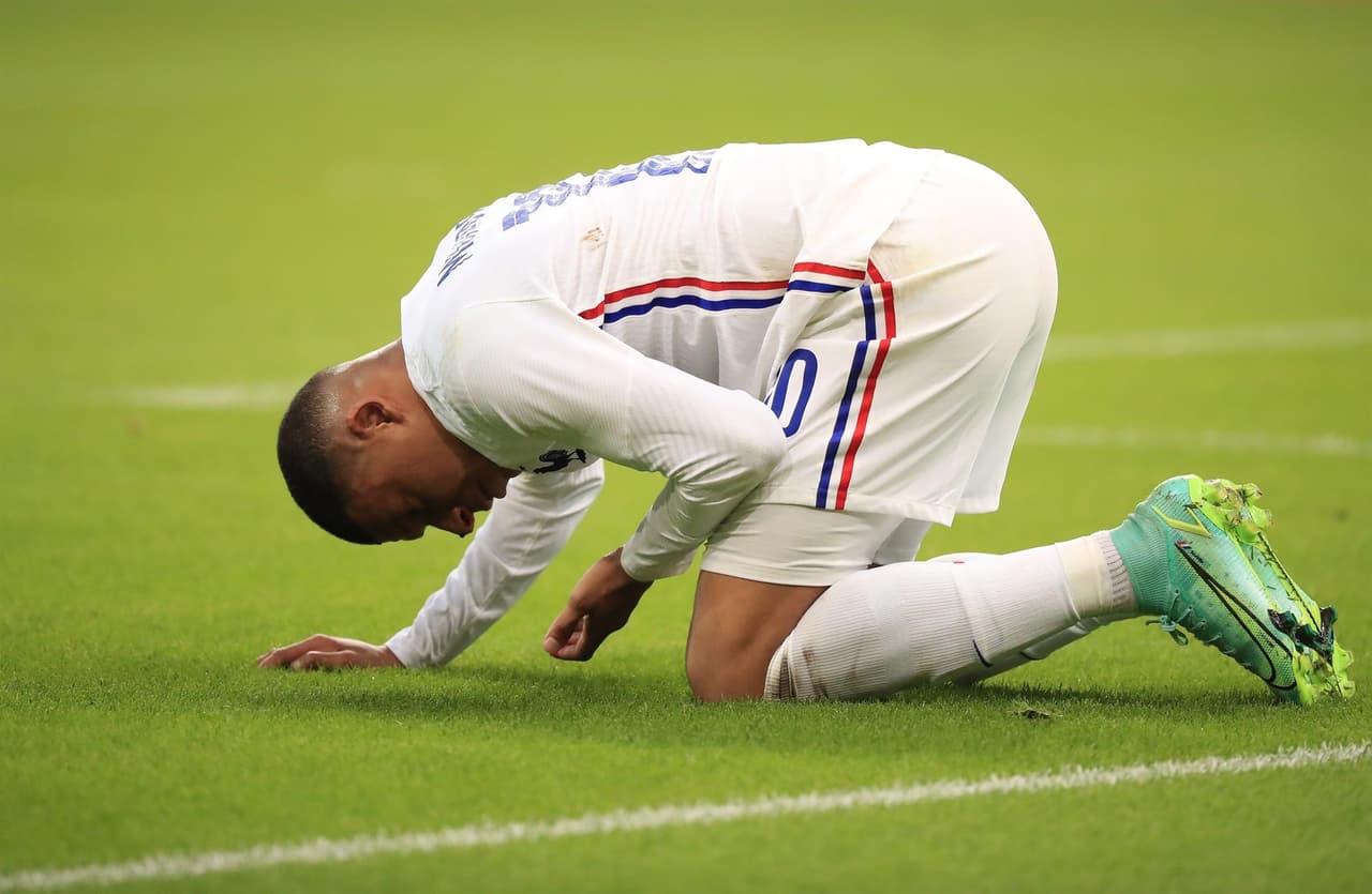 Francia derrota 3-0 a la escuadra de Bulgaria previo a su participación a la Euro 2021. Antoine Griezmann abrió el marcador al minuto 29 y Oliver Giroud se lució con doblete para darle la victoria a su equipo sobre los búlgaros. 'Les Bleus' iniciarán la competencia europea ante Alemania.