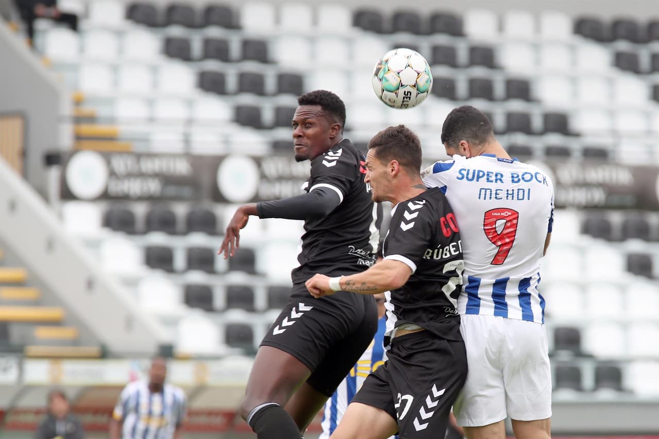 Porto se impone ante CD Nacional con marcador de 1-0 en la Primeira Liga. El gol fue por parte de Mehdi Taremi al minuto 20, quien ha sido goleador en los últimos tres encuentros de los 'Dragones Azules'. La escuadra del mexicano Jesús 'Tecatio' Corona sigue ocupando la segunda posición dentro de la liga portuguesa.