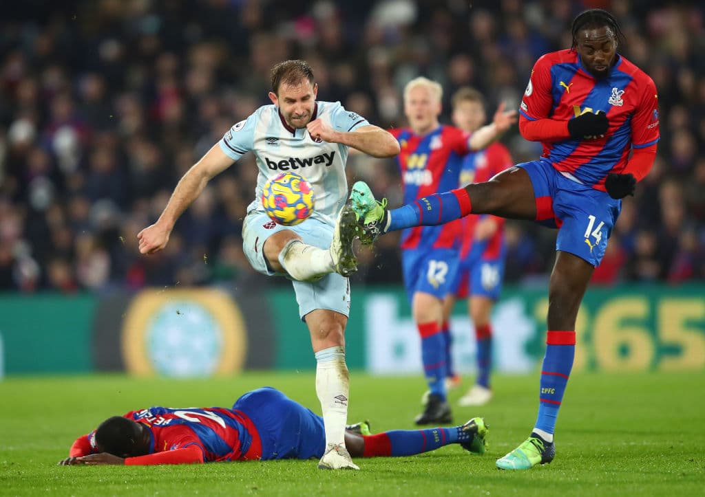 West Ham United se impone 3-2 al Crystal Palace durante la fecha 21 en la Premier League. Michail Antonio (22') y un doblete de Manuel Lanzini (25', 45'+5') le dieron la victoria a los 'Hammers', mientras que para los locales descontó Odsonne Edouard (83') y Michael Olise (90').