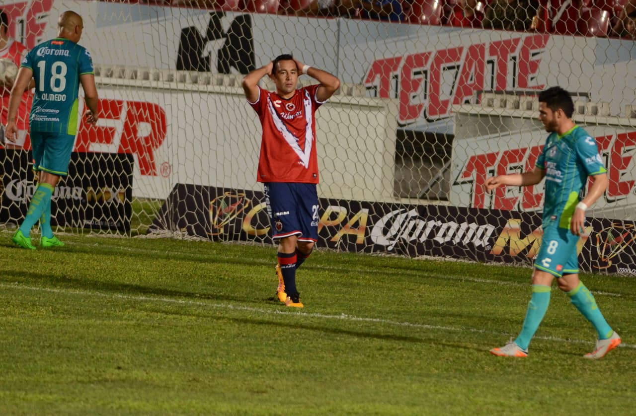 Veracruz separa al chileno Fernando Meneses
