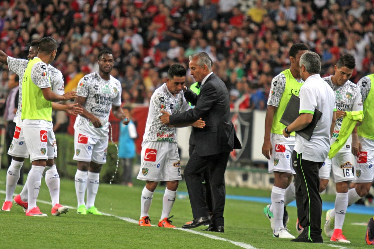Los resultados no fueron los deseados y, en la última fecha, a pesar de vencer al Atlas en Guadalajara el equipo cayó a segunda división para la temporada 2017/18.
