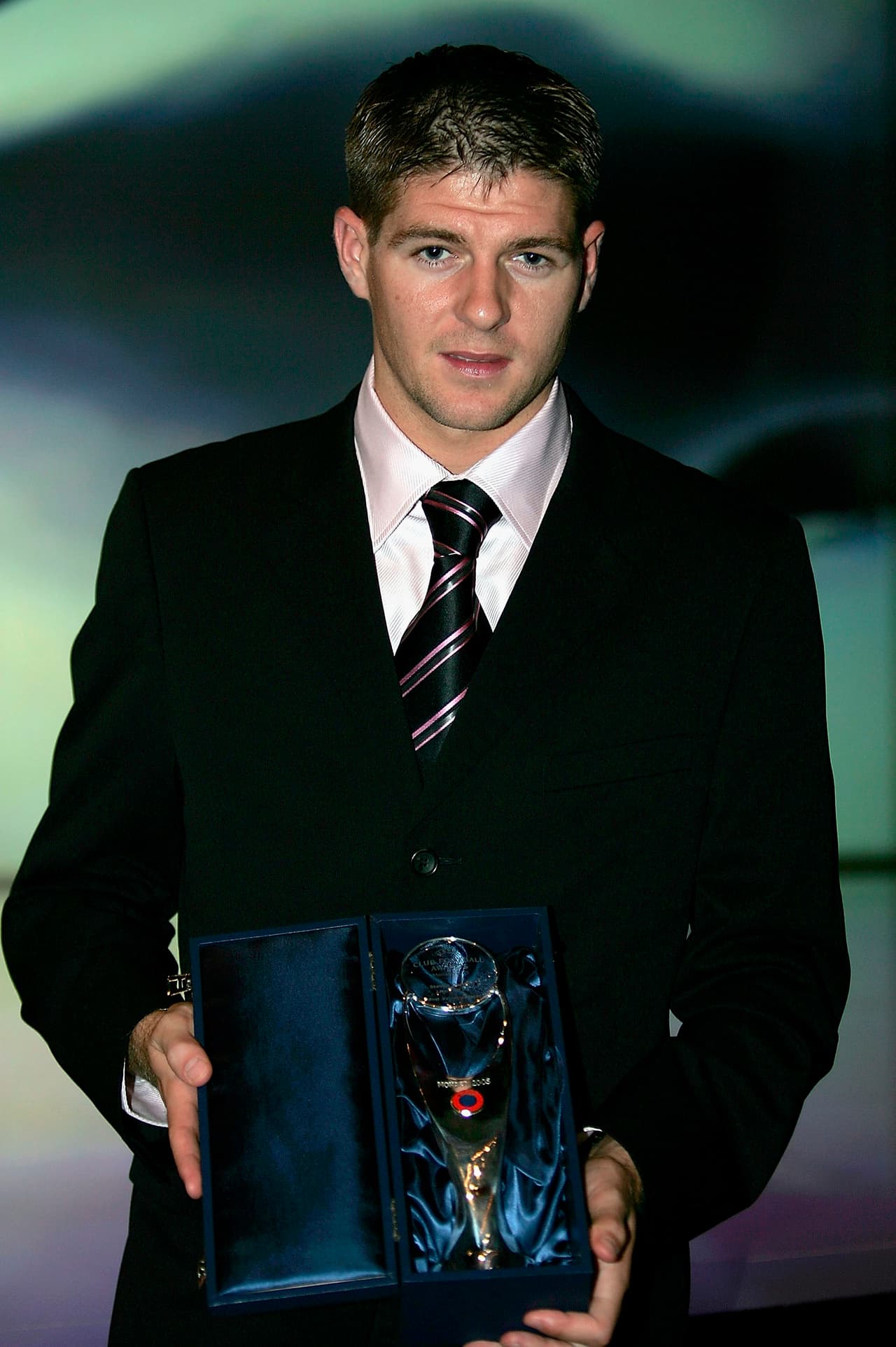 Gerrard incluso fue considerado el Jugador Más Valioso del partido final y del torneo en general, todo un reconocimiento al crack.