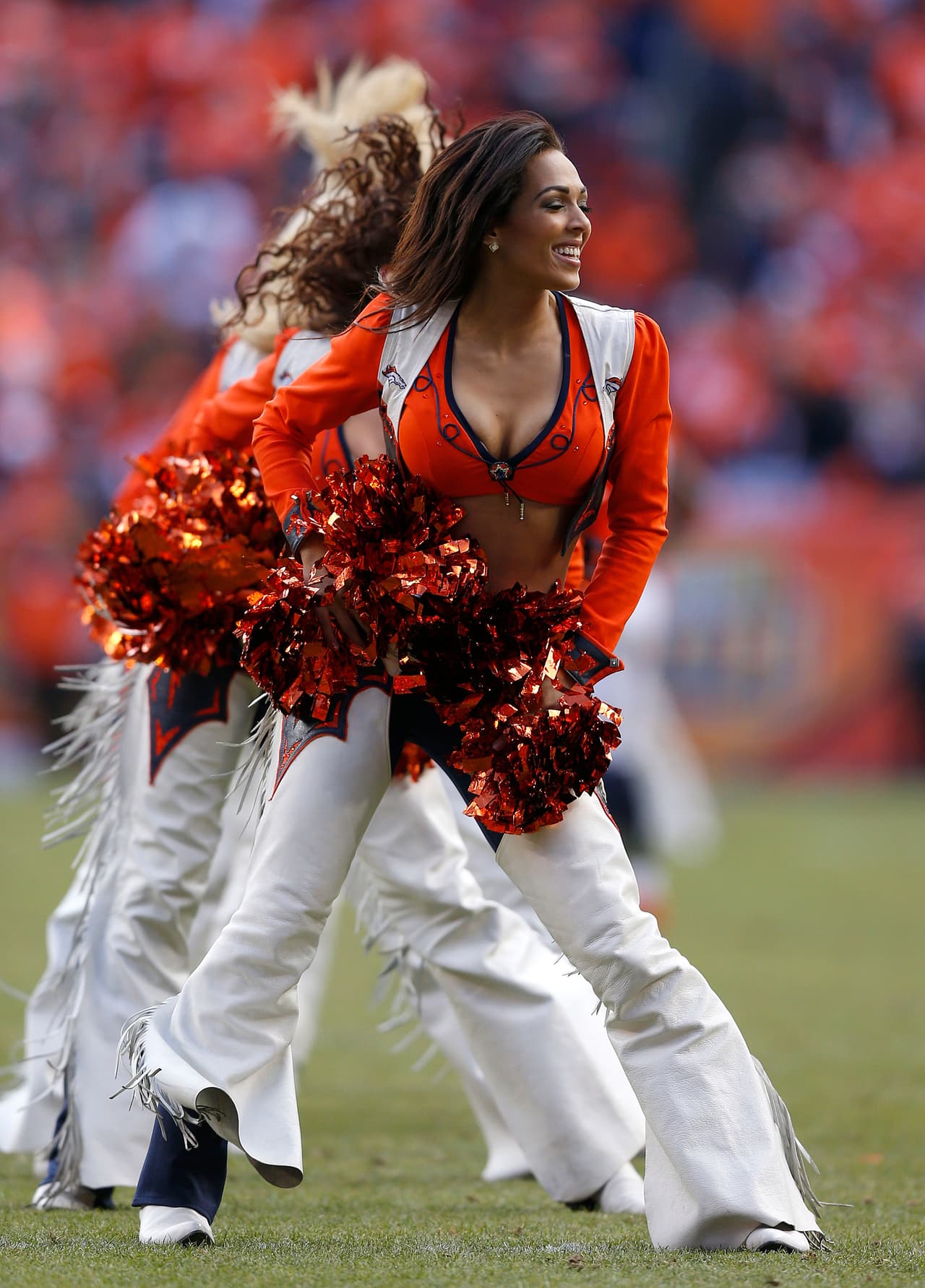 Los equipos locales ganaron, así que tendremos a estas bellezas de los Panthers y Broncos en el Super Bowl 50. Checa las mejores tomas de ellas en los Campeonatos de Conferencias.