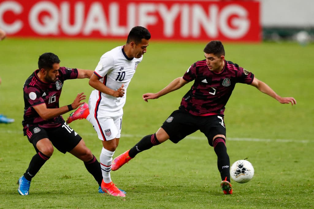 Con un zapatazo de Uriel Antuna al final del primer tiempo, México hace una fase de grupos perfecta al vencer 1-0 a los Estados Unidos.