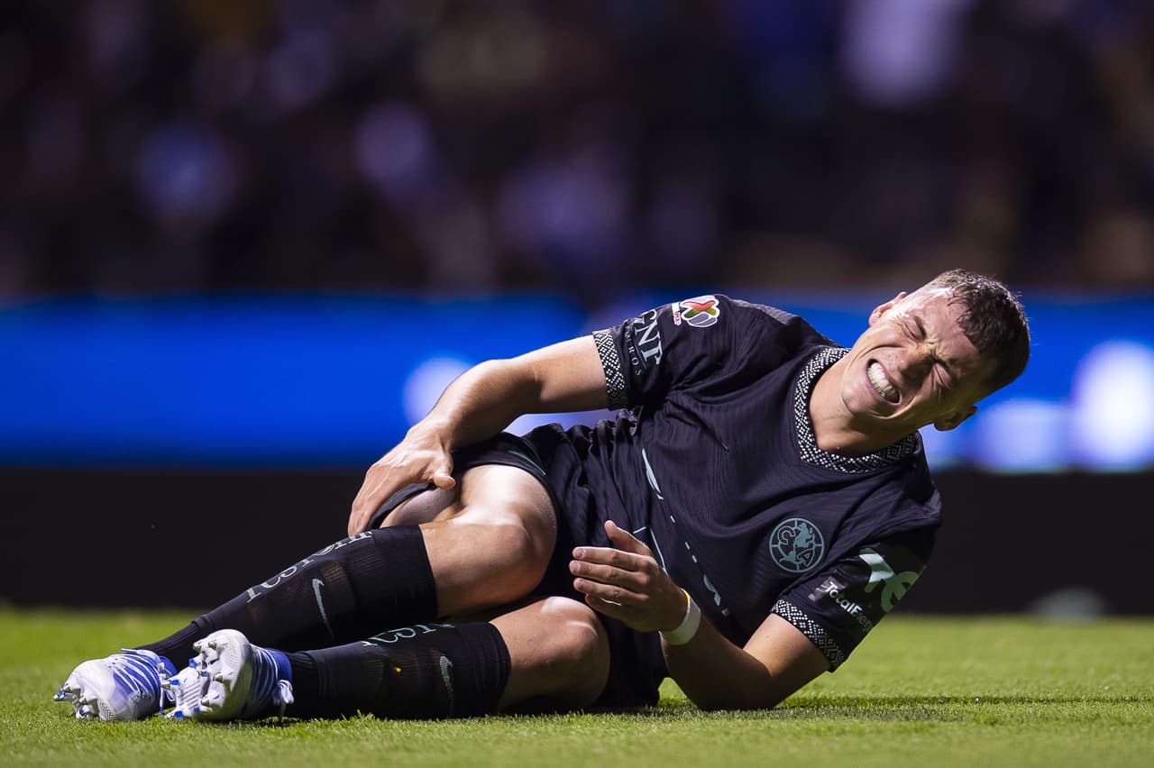 En apenas 20 minutos en el Cuauhtémoc, América perdió a Federico Viñas, quien salió del estadio rumbo a la Ciudad de México con una posible fractura en el tobillo.