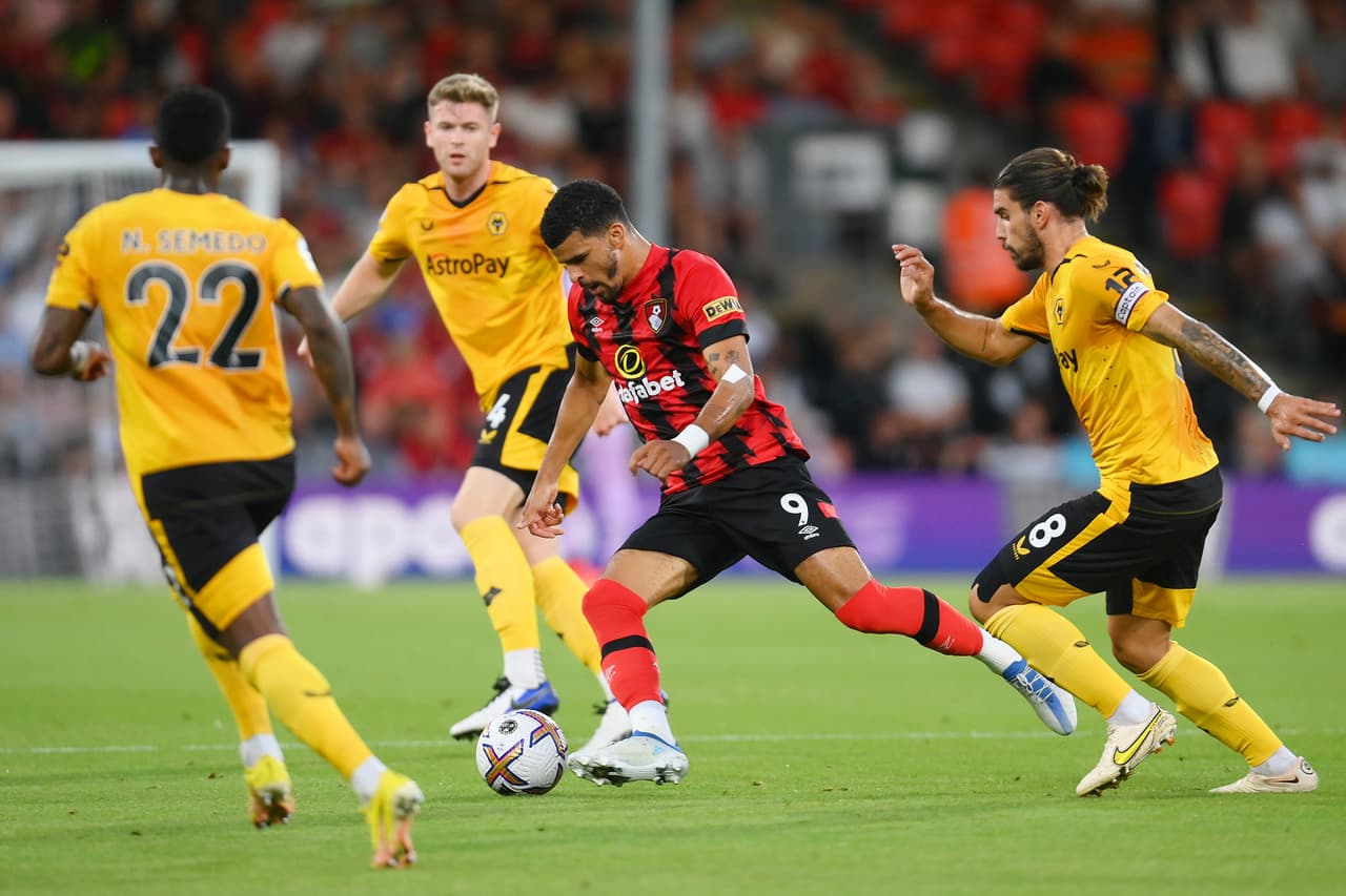 Raúl Jiménez y sus Wolves no pasaron del empate sin goles ente Borunemouth. El mexicano falló una jugada clarísima en la agonía del juego.