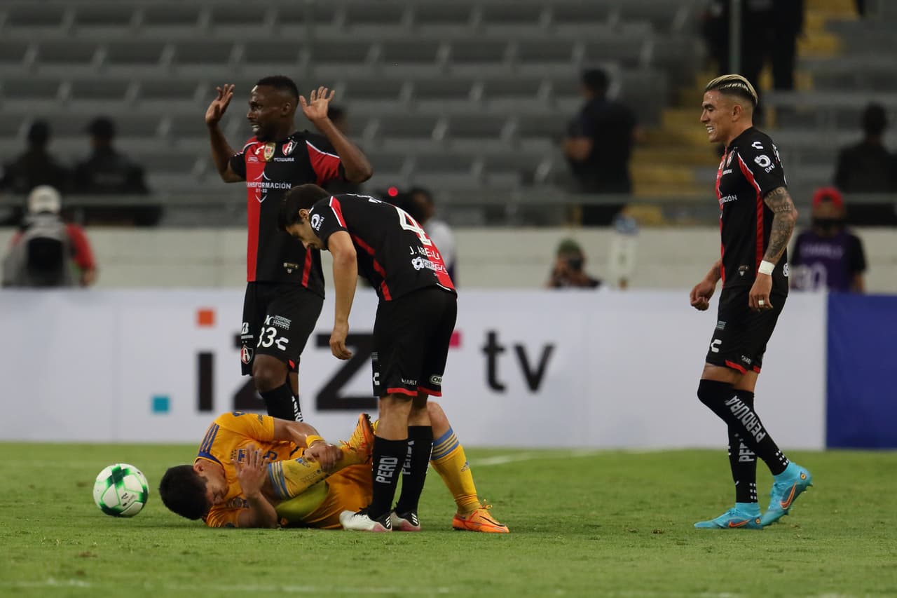 Atlas hizo valer su condición de local en el Estadio Jalisco y lleva ventaja para la vuelta de la Semifinal ante Tigres en el Universitario.