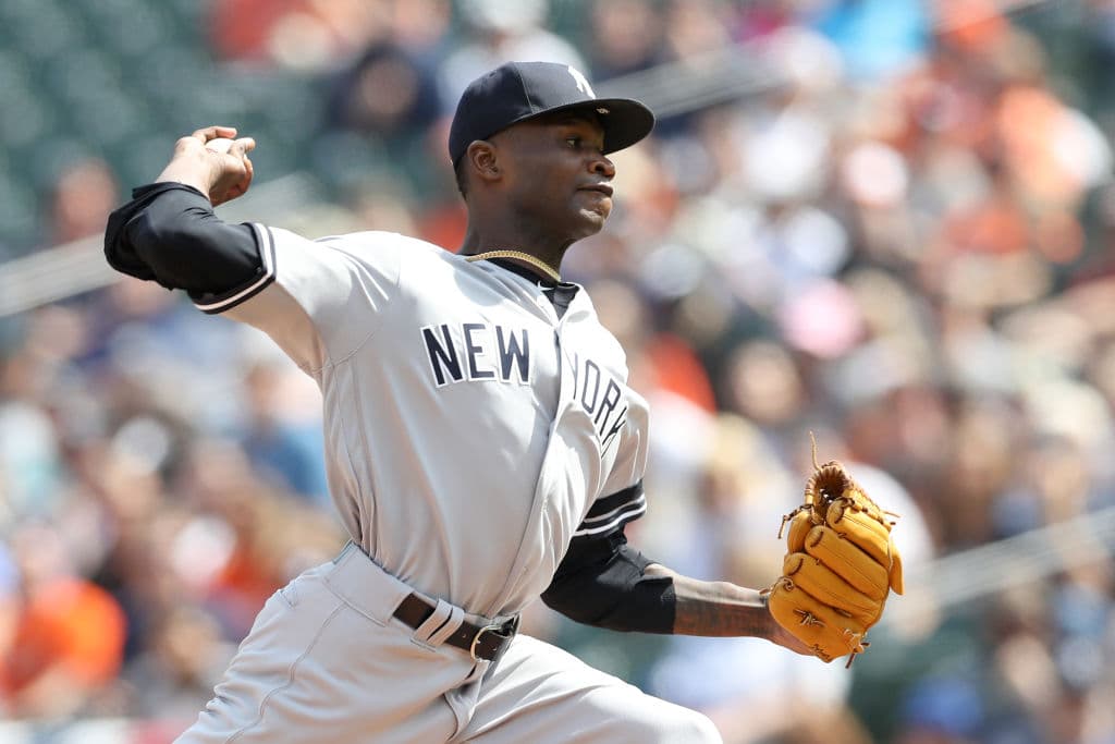 El abridor por los neoyorquinos Domingo Germán (2-0) se acreditó la decisión al lanzar 6.0 innings en los que apenas concedió dos indiscutibles, dos carreras, dio dos boletos y ponchó a tres en una tarde de amplísimo respaldo ofensivo.