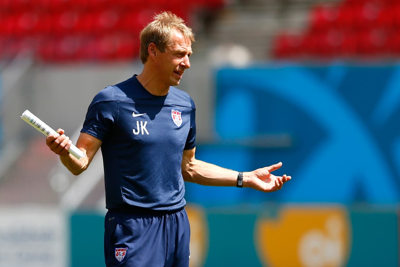 Jürgen Klinsmann no vive el mejor momento y las críticas hacia su trabajo no se han hecho esperar, fallar en la obtención del boleto podría colocarlo en el la mira.