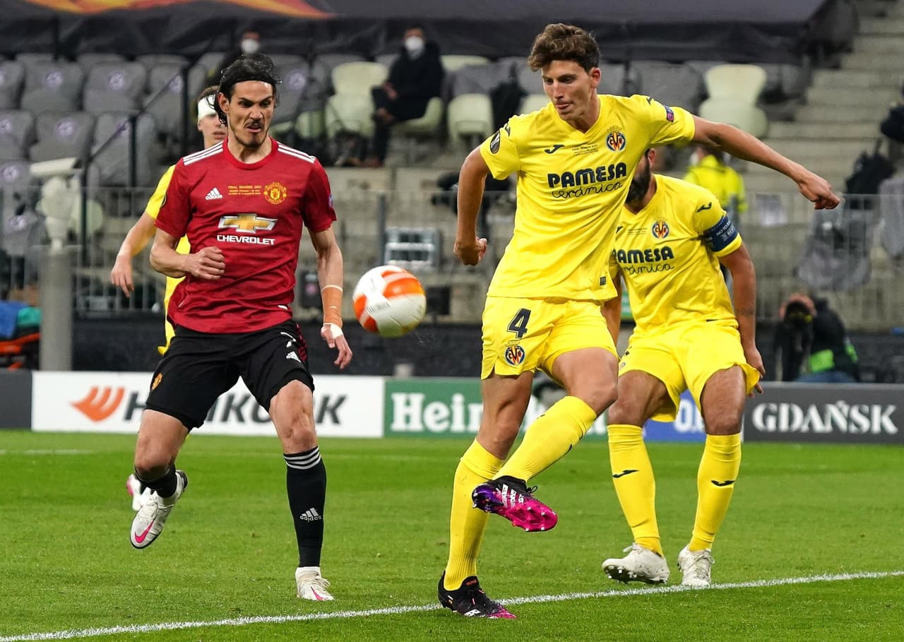 Tras empatar en tiempo regular y no definir en tiempo extra, el Villarreal es campeón de la UEFA Europa League. Tras un dramático tiro de penales, el portero David de Gea falló el gol por parte de los ‘Red Devils’ y la escuadra española levanta la copa.