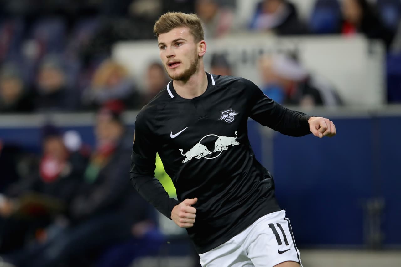 El delantero alemán Timo Werner busca su salida del Leipzig. Así lo indicó Ralf Rangnick, director deportivo del club, al advertir que el jugador no quiso renovar pero que tampoco se han recibido aún ofertas por él.