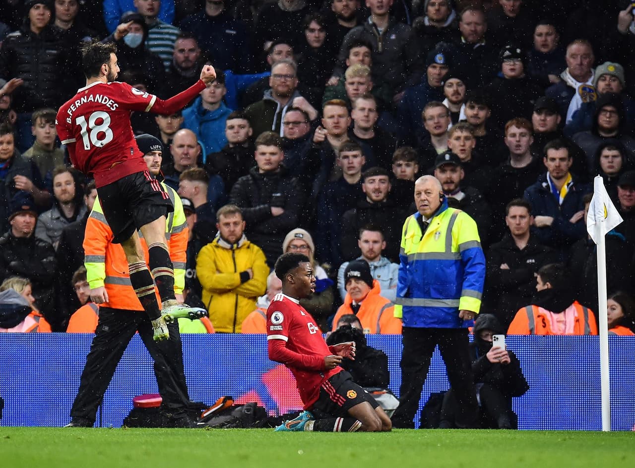 Leeds cae con goliza ante el Manchester United en casa, al cierre de la J26 en la Premier League. Harry Maguire y Bruno Fernandes ponían arriba a los Red Devils durante la primera mitad, pero Rodrigo Moreno y Raphinha igualaban el marcador al minuto 54', ya después Frederico Rodrigues y Anthony Elanga despegaron los números para cerrar 4-2.