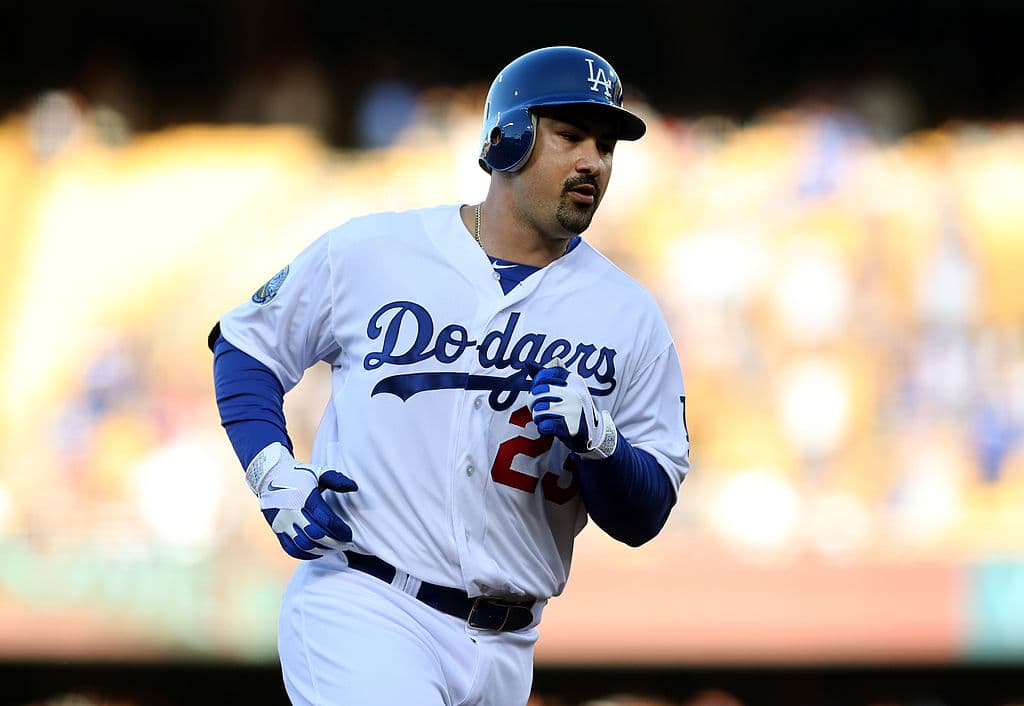 Adrián no se ha retirado oficialmente de las Ligas Mayores, aunque jugó en 2018 por última vez en la Gran Carpa. Pero el resto de su carrera, sobre todo con los San Diego Padres y los LA Dodgers, se dedicó a poner grandes números desde la caja de bateo. Acumula 2,050 hits y 317 jonrones.