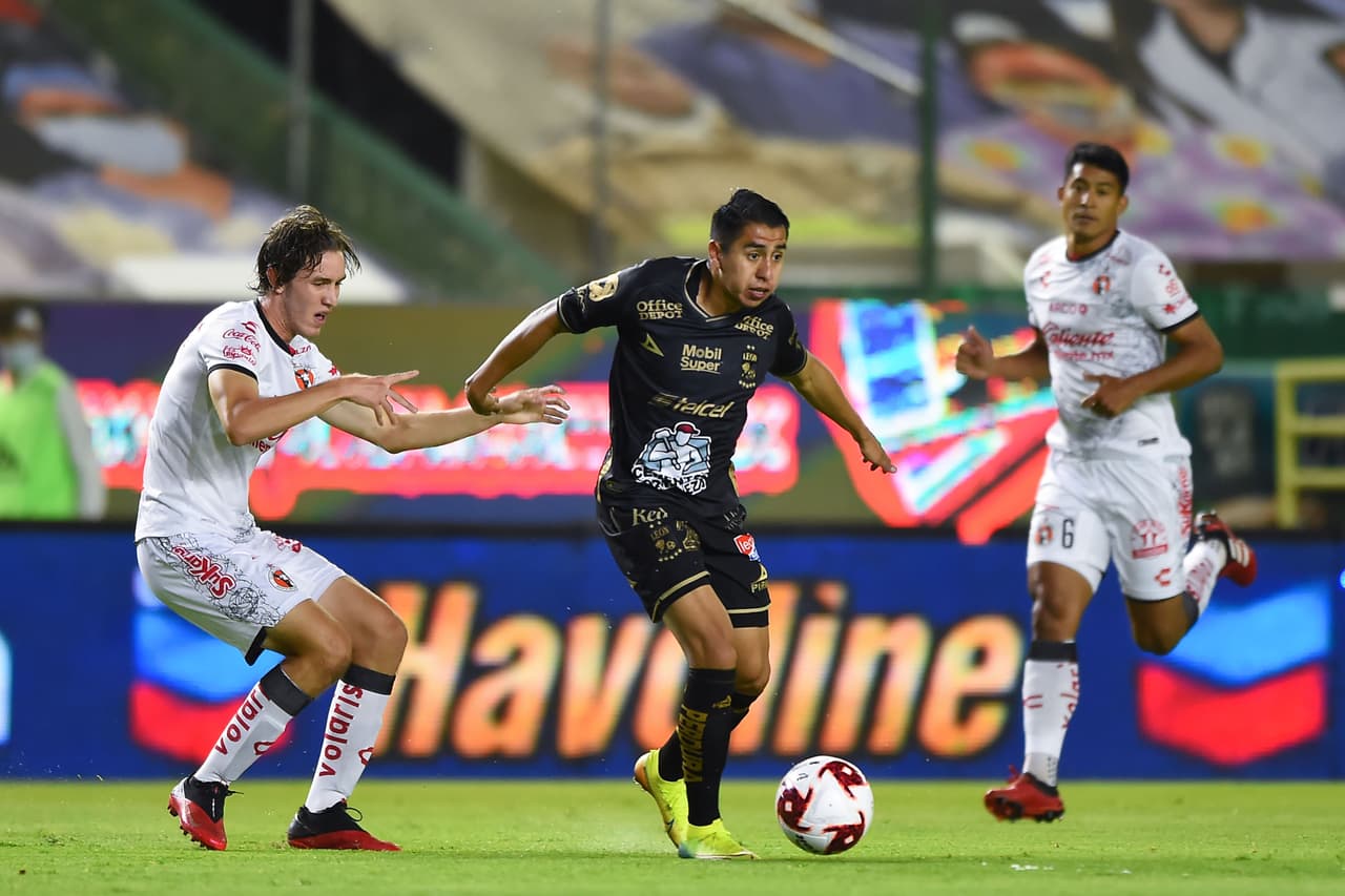 Con gol de Jean meneses y Emanuel Gigliotti, León consigue la remontada sobre Xolos y se adueñan de los tres puntos.