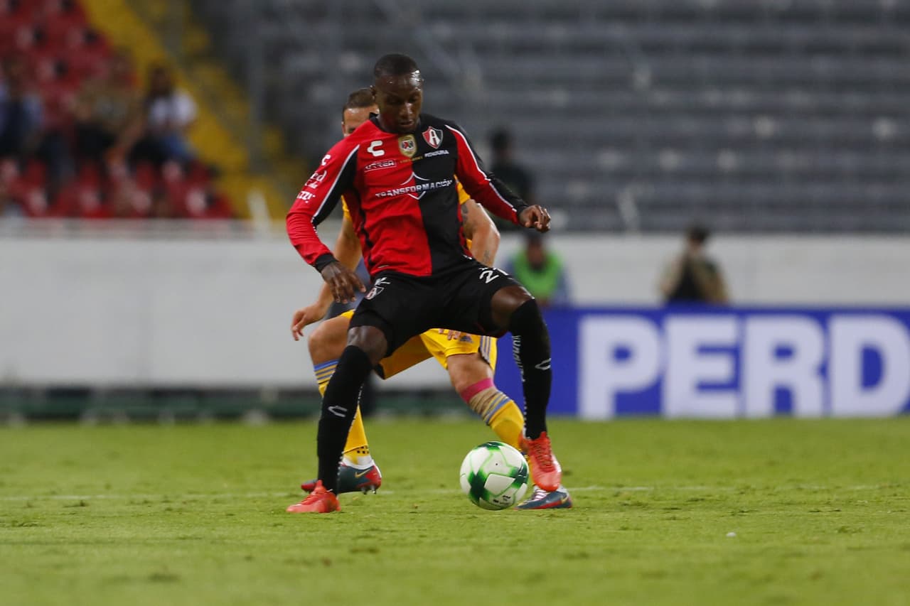 Atlas hizo valer su condición de local en el Estadio Jalisco y lleva ventaja para la vuelta de la Semifinal ante Tigres en el Universitario.
