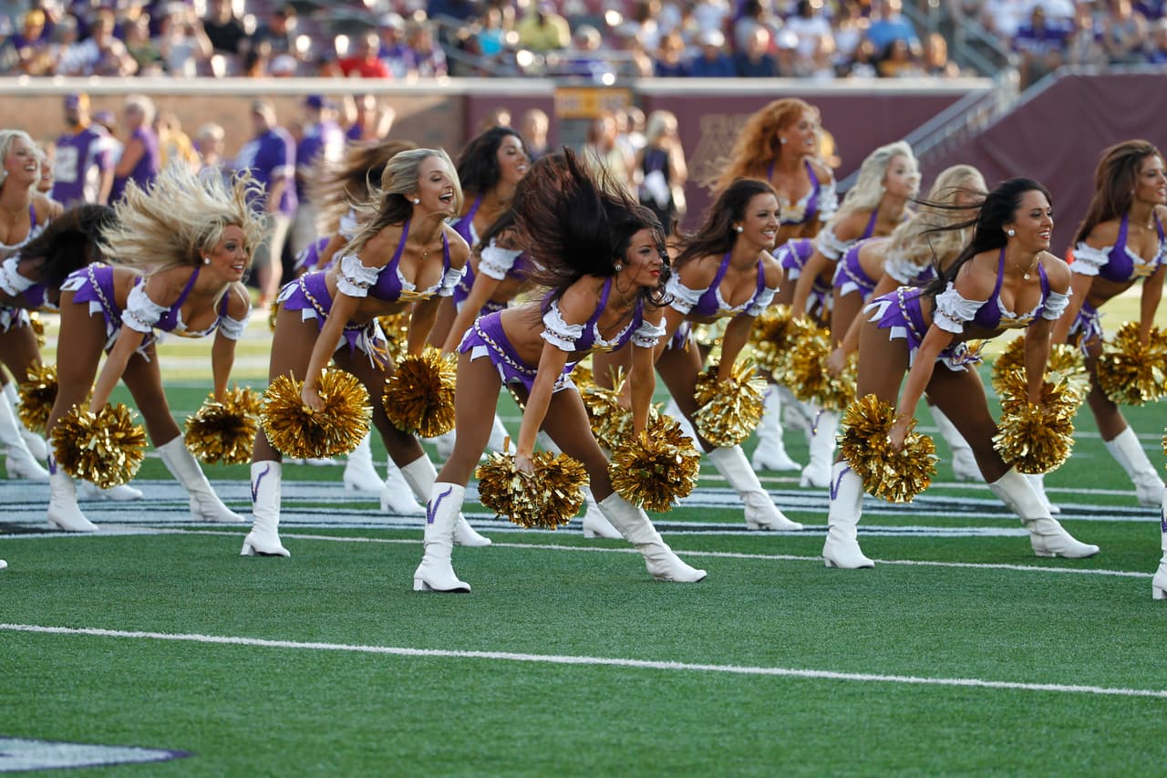 Esta preciosa chica de bellos ojos es integrante de las cheerleaders de los Minnesota Vikings. En su segundo año, checa lo mejor de ella.