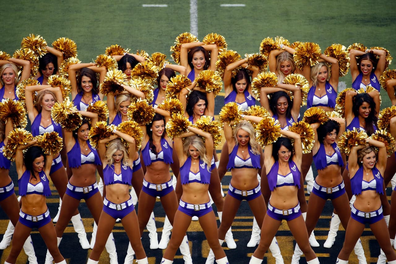 Esta preciosa chica de bellos ojos es integrante de las cheerleaders de los Minnesota Vikings. En su segundo año, checa lo mejor de ella.