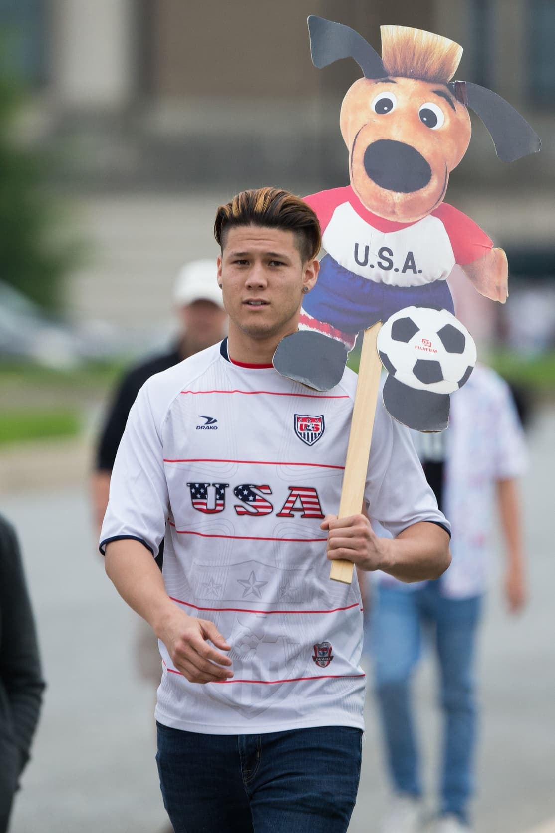 Con la memoria de grandes momentos en el fútbol estadounidense, los seguidores llegaron al Talen Energy Stadium en Chester, Pensilvania.