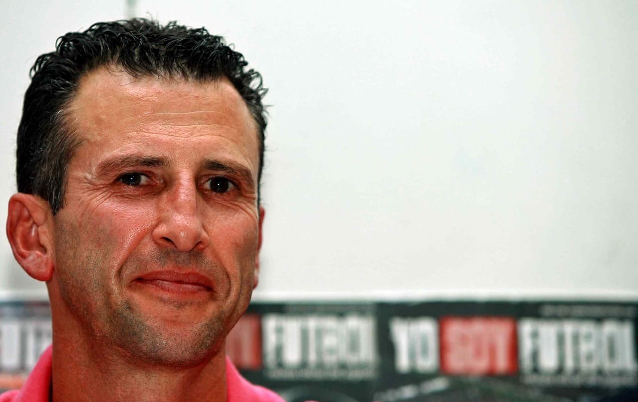 Finalmente cerramos con Felix Fernández, está claro que no está en la gloria de los arqueros pero es uno de los principales defensores de la única posición en la cancha en la no te puedes equivocar. Feliz día del arquero. ¿Tú a cuantos grandes porteros recuerdas?