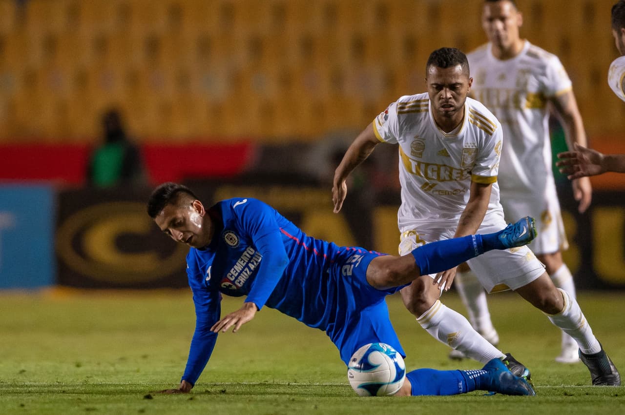 Los Tigres no tienen un buen regreso y Cruz Azul vence 0-2 en el Volcán. Cruz Azul se sitúa en la tercer posición con 12 unidades y los regios se quedan en la décima plaza con 7 unidades, aunque tienen un partido menos que los demás.