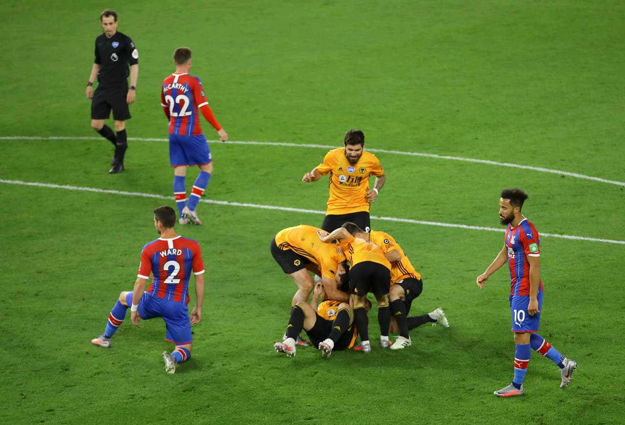 Con goles de Daniel Podence y Jonny Otto, los Lobos consiguen los tres puntos y continúan en la lucha de competiciones europeas.