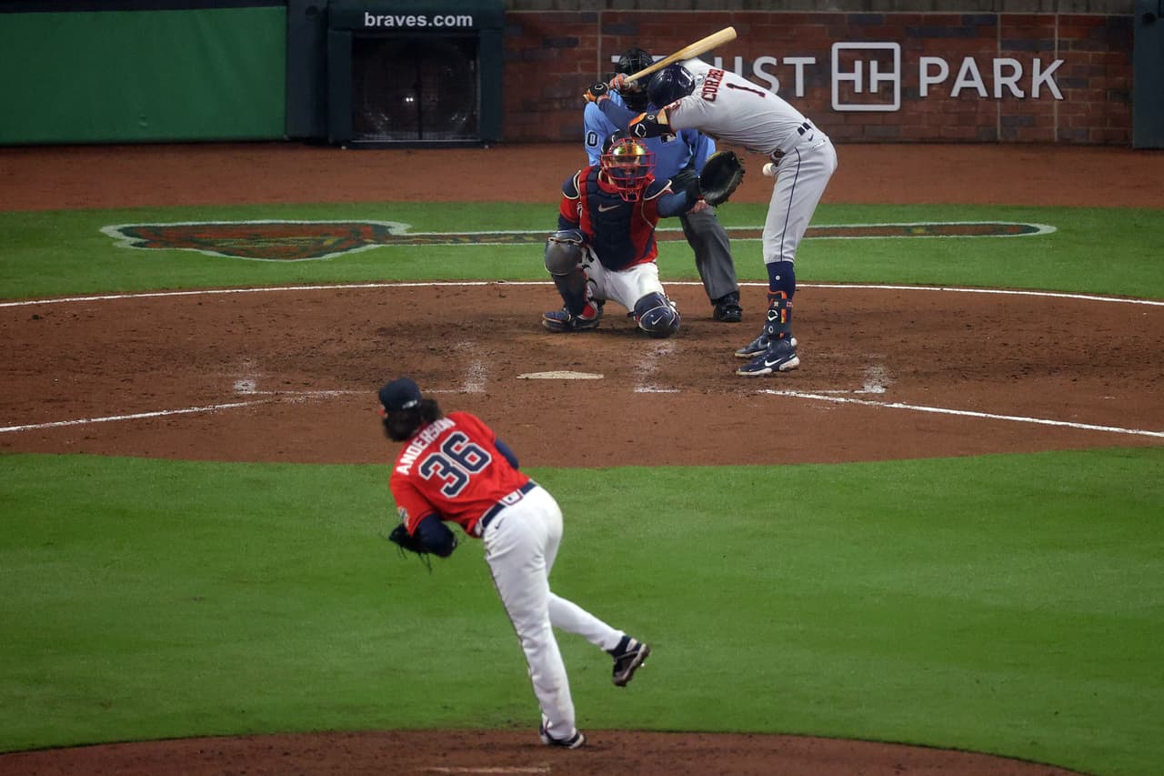 Tras 5 entradas, el novato Ian Anderson se despedía del montículo con 76 lanzamientos, 4 strikeouts y 0 hits.