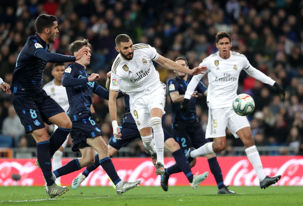 Con goles de Karim Benzema, Federico Valverde y Luka Modric, el Real Madrid sigue con la presión sobre el Barcelona.