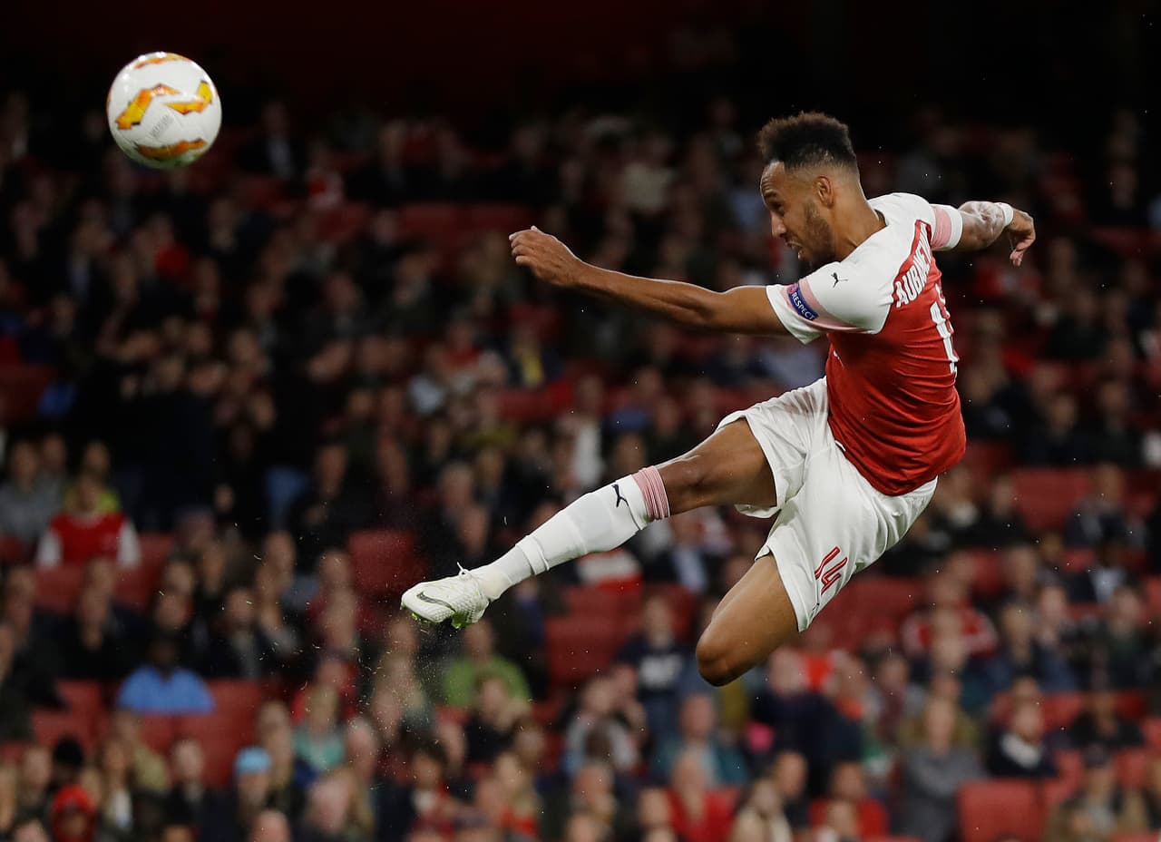 Tras llegar al futbol alemán para jugar con el Borussia Dortmund, el delantero logró conseguir un Hat Trick en su debut con los bávaros.