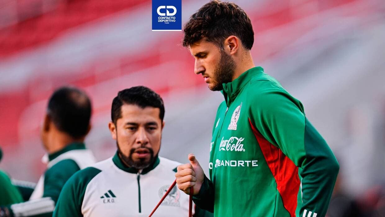 Santiago Giménez tiene aún una leve opción de ir a Qatar con México