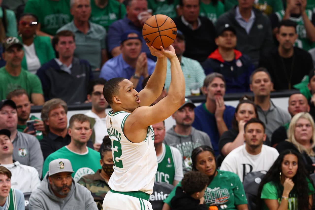 Los Golden State Warriors, encabezados por Steph Curry, apabullaron a los Boston Celtics en el Juego 6 de las Finales de NBA para conseguir el séptimo anillo en la historia de la franquicia y el cuarto en la era Steve Kerr.