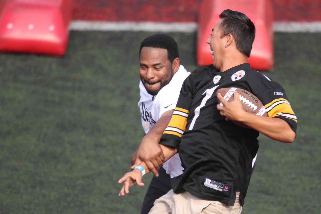 Jóvenes y niños acudieron a las clínicas impartidas por leyendas de los Steelers en México. Checa las mejores tomas.