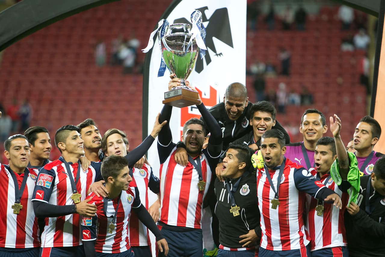La fiesta se prendió en Guadalajara donde las Chivas celebraron su triunfo ante Boca Juniors, uno de los grandes de Argentina y Suramérica.