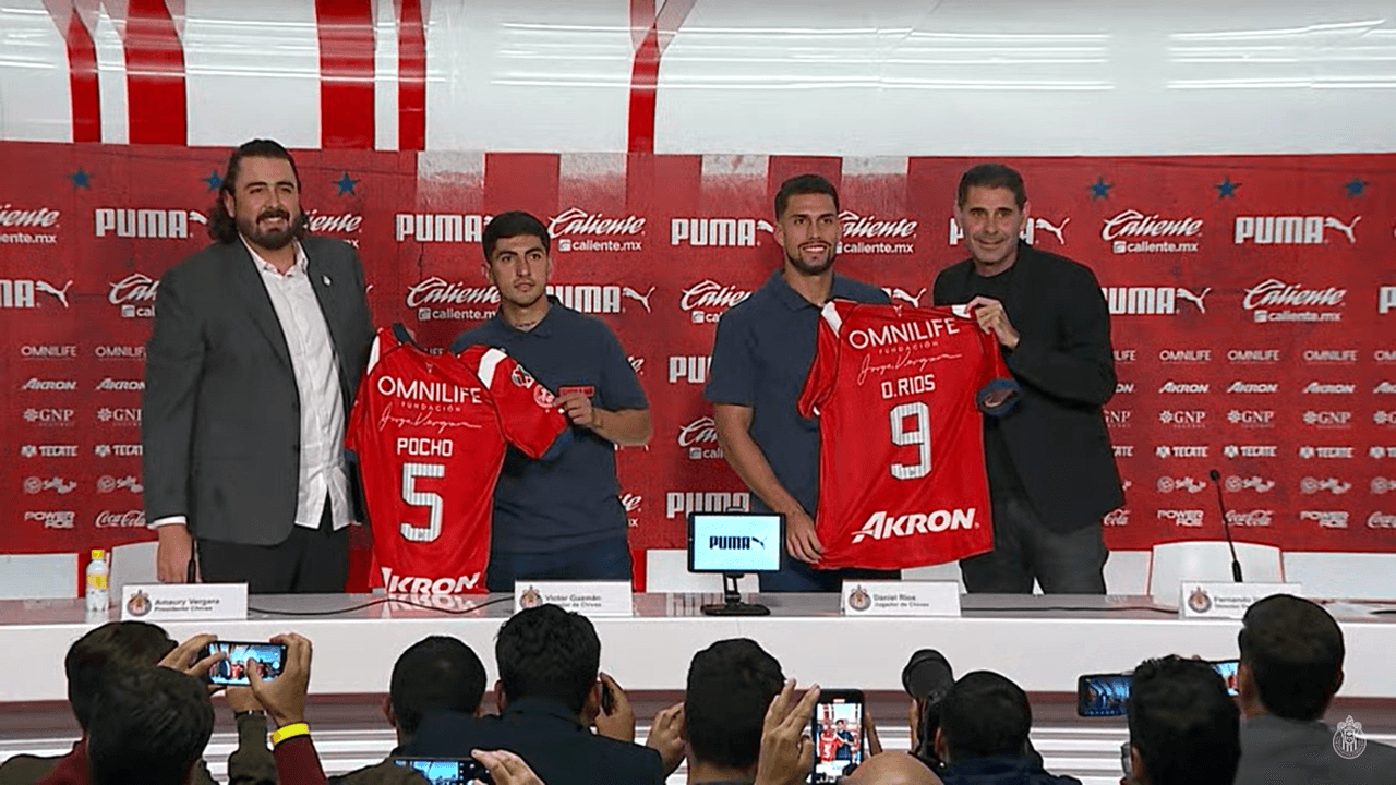 Chivas presenta oficialmente a Guzmán y Ríos