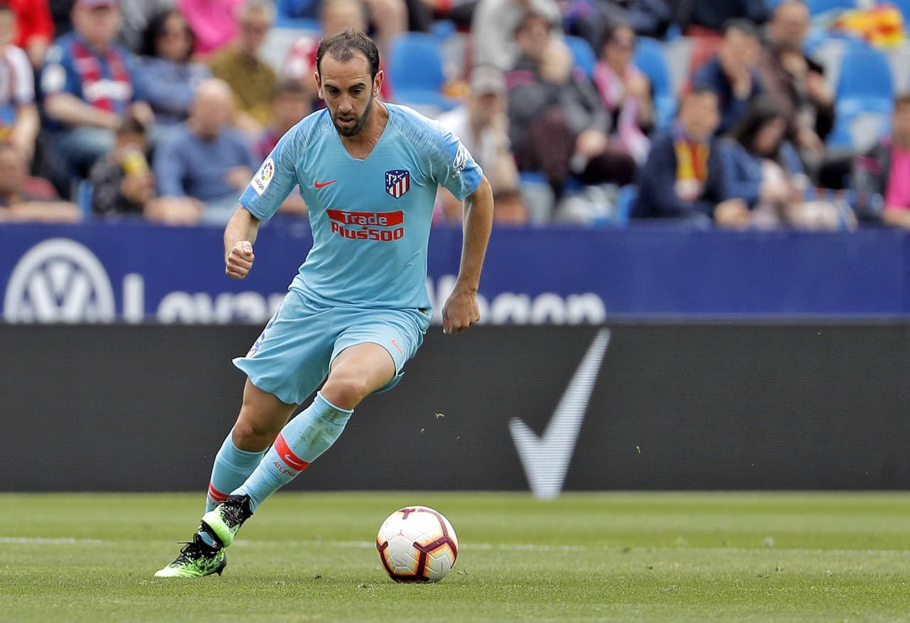Atlético de Madrid selló con empate de visitante 2-2 contra Levante en la Liga de España el final de una era en el último juego de varios de sus símbolos que no continuarán con el club rojiblanco.