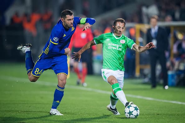 Un penal vuelve a sentenciar al PSV en el empate a dos contra el Rostov