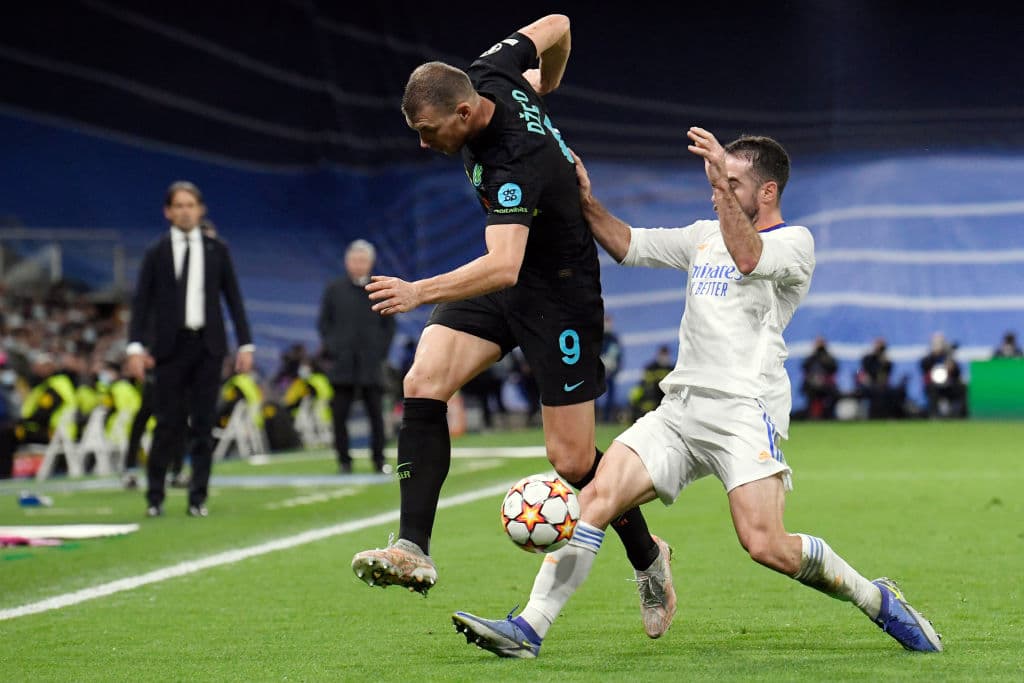 Toni Kroos (17') y Marco Asensio (79') le dieron el triunfo al Real Madrid sobre el Inter en el Bernabeu, para cerrar la fase de Grupos de la UEFA Champions League. El equipo merengue se clasifica como primer lugar del grupo, mientras que los 'Nerazzurri' como segundo de grupo.