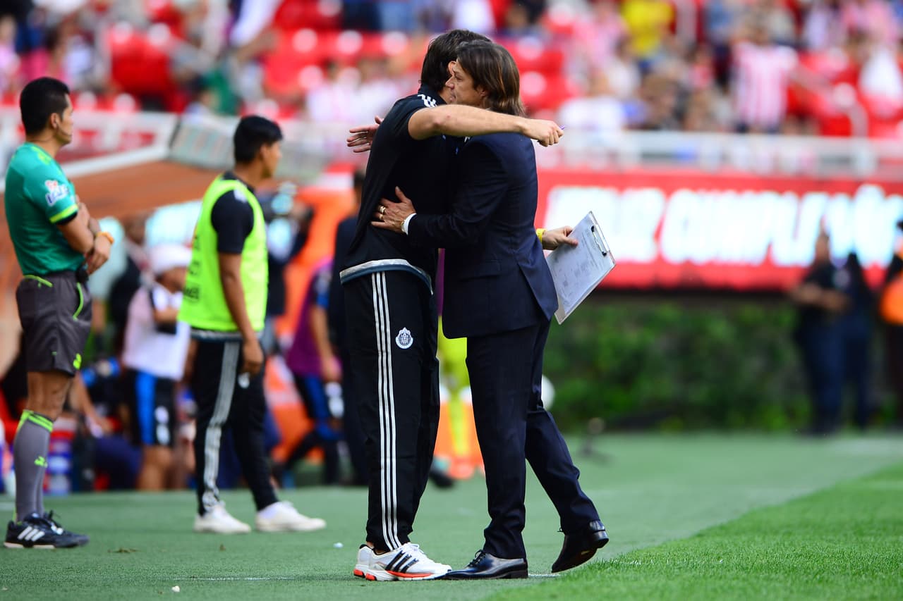 Ganaron 2-1 en el Estadio Chivas con goles de Milke (en contra) y Omar Bravo. Comenzaba muy bien esta historia.