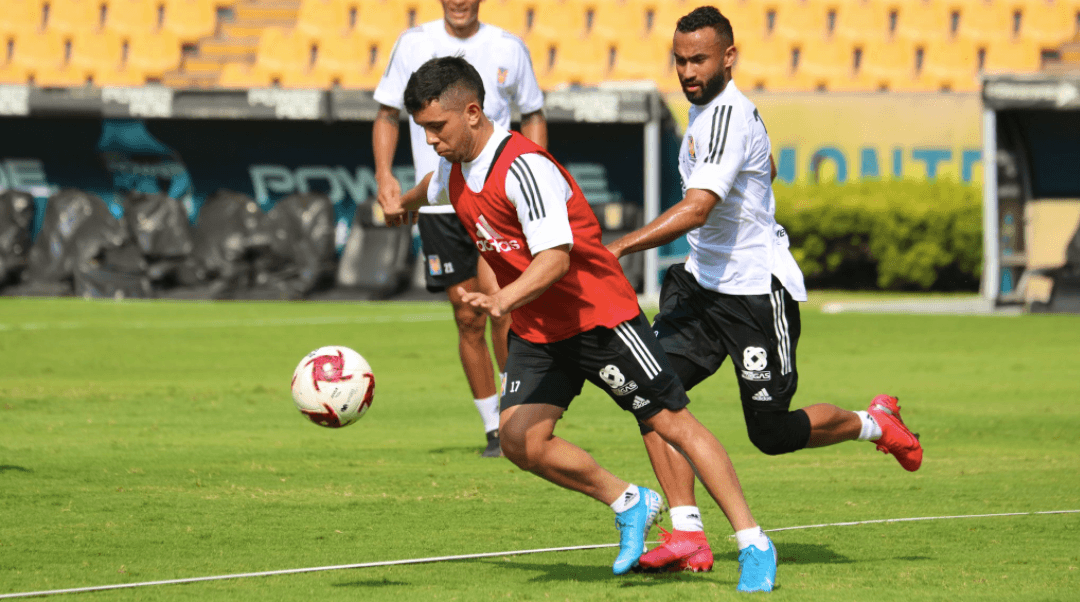 Leo Fernández es convocado para enfrentar a Chivas