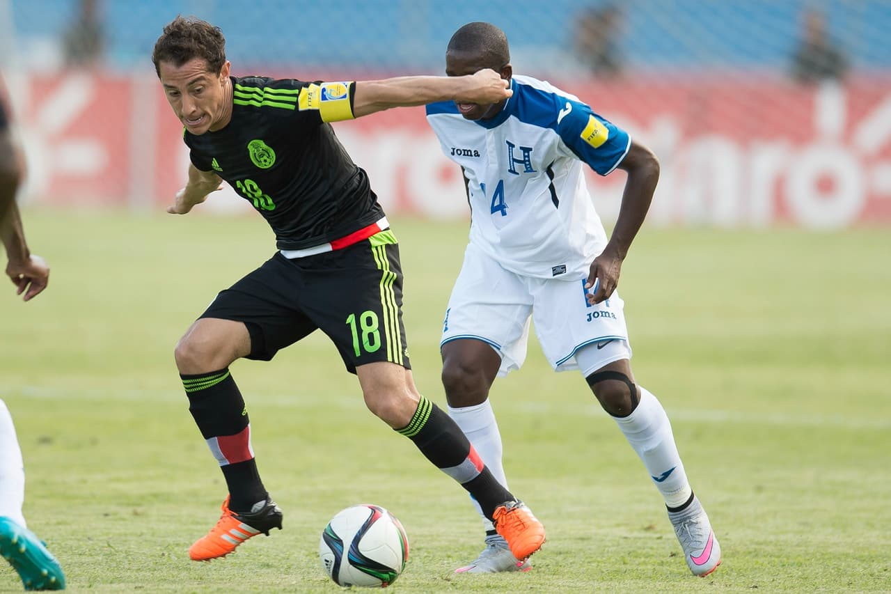 Andrés Guardado: El mediocampista fue la unión entre la zona baja y los delanteros en todo el partido. Andrés supo darle la pausa al equipo bajando el ritmo de las jugadas cuando era debido y lanzando el latigazo a los delanteros cuando era oportuno. Calificación 8.