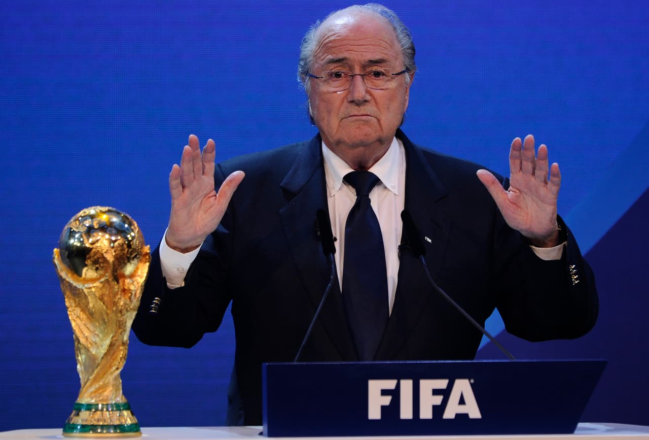 En 1999 Blatter lanzó la propuesta de celebrar el Mundial de Futbol cada 2 años, esta medida fue rechazada por la UEFA, pero en su momento generó polémica y expectativa pues acortaba los ciclos mundialistas de 4 a 2 años.