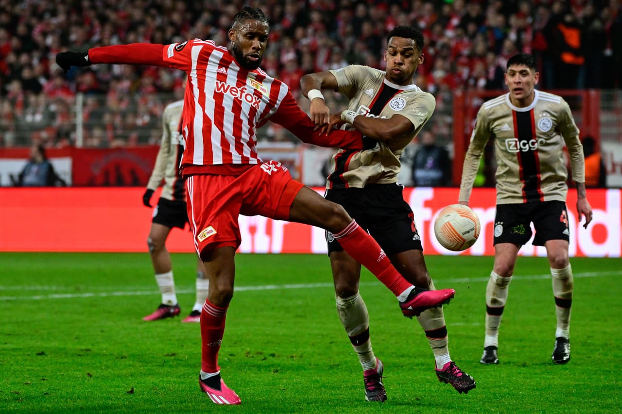 En la segunda parte de la jornada, el Unión Berlín venció 3-1 al Ajax, la Roma le ganó 2-0 al Salzburg, el Rennes derrotó 1-0 al Shaktar y en el platillo fuerte: el Manchester United le ganó 2-1 al Barcelona y por marcador global, los culés quedaron eliminados.