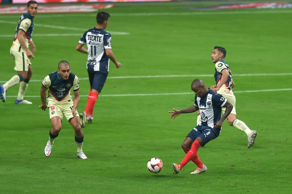 Rogelio Funes Mori (35’) sentenció la victoria desde los once pasos; Sebastián Córdova salió expulsado a los 83’. En la última jugada, las Águilas pudieron sacar el empate, pero Benedetti no alcanzó a conectar. La siguiente jornada de la competición, Monterrey recibirá al León y América hará lo propio con Juárez.