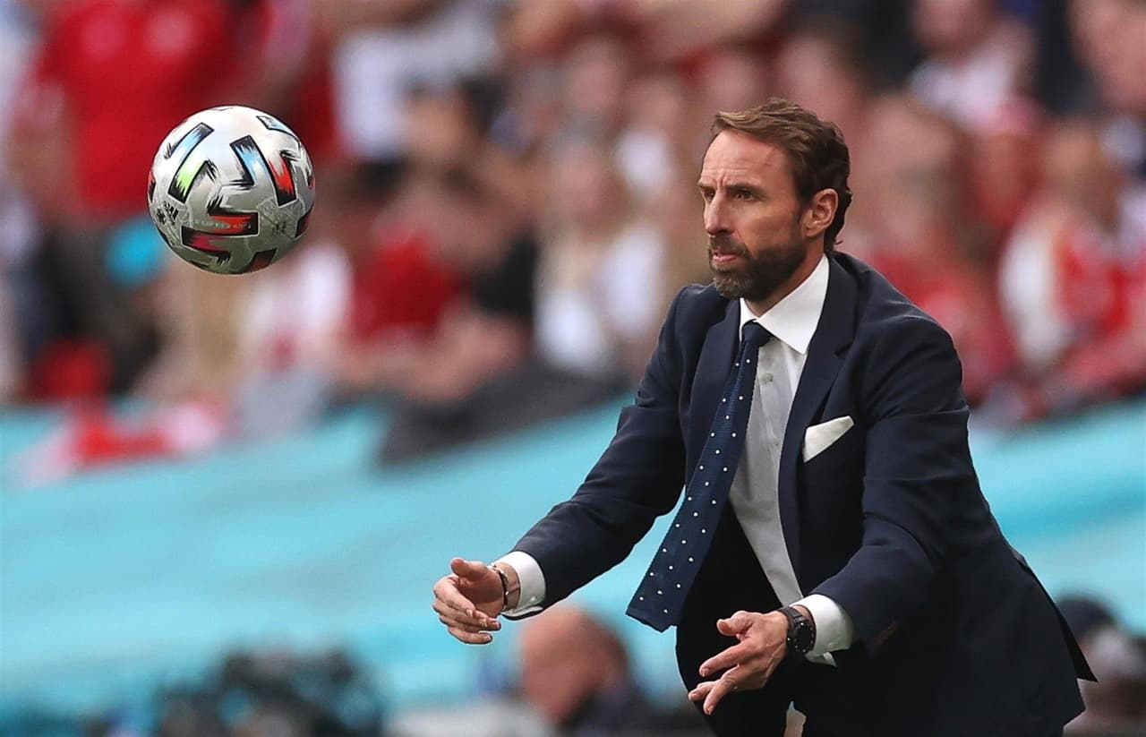 Inglaterra derrota a Dinamarca en tiempos extra y es el segundo finalista de la Euro 2020. Mikkel Damsgaard abría el marcador al minuto 30’ y, posteriormente, un autogol de Simon Kjaer al 39’ trajo el empate del encuentro. Ya en tiempo extra, Harry Kane hace el gol de la victoria al 104’. Su rival en la gran final será Italia.