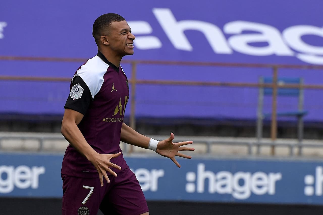 FBL-FRA-LIGUE1-STRASBOURG-PSG