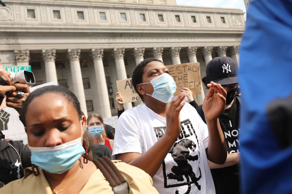 Minnesota esta en en huelga luego de que la policía de Minneapolis asesinara a George Floyd, lo que muchos no saben es que George fue un reconocido tight end en el equipo de su escuela en Jack Yates High School.