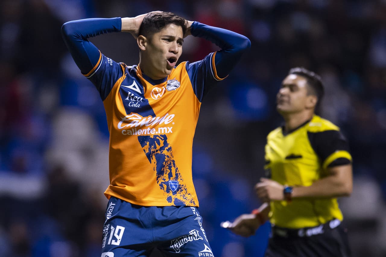 Con goles de Federico Mancuello y Guillermo Martínez, el Puebla obtuvo su primer triunfo del Clausura 2023 en la Jornada 2 al vencer al Querétaro, que se quedó con uno menos tras la expulsión de Kevin Balanta al minuto 8.
