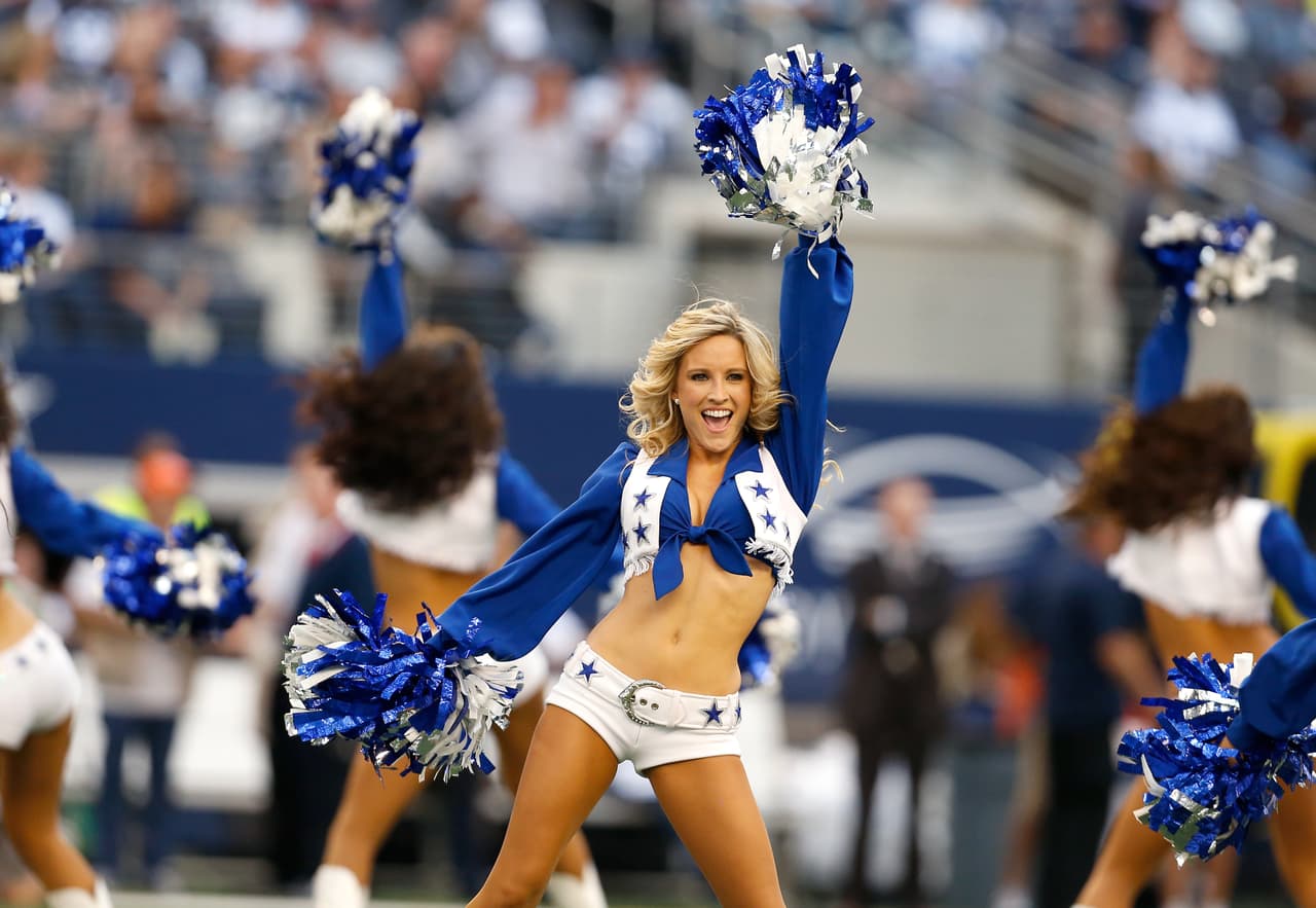 Las cheerleaders de los Dallas Cowboys cautivaron en Día del Pavo, Checa lo mejor de ellas.