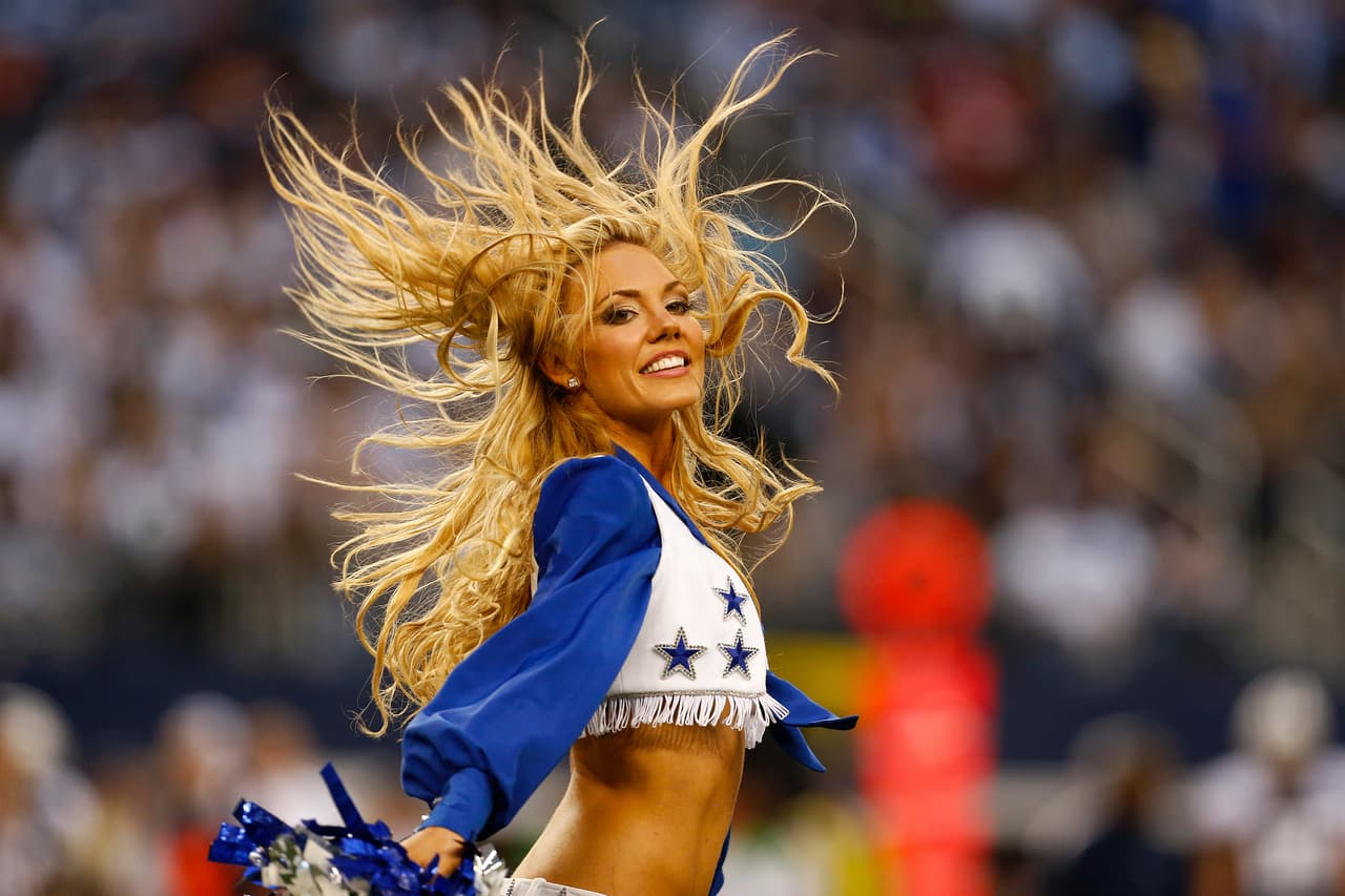 Las cheerleaders de los Dallas Cowboys cautivaron en Día del Pavo, Checa lo mejor de ellas.