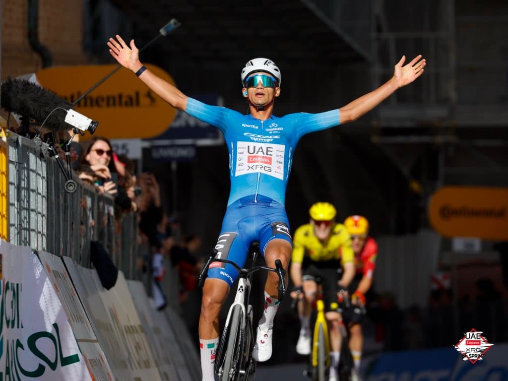 Del Toro gana y se mantiene de líder a falta de una etapa en la Tirreno- Adriático
